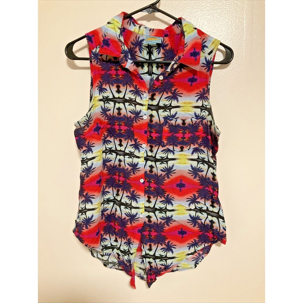 C&C Women’s M Palm Tree Collared Sleeveless Button Shirt Fashion
